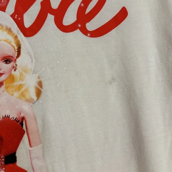 Beautiful unique, Barbie T-shirt featuring 2007 Holiday Barbie - Picture 4 of 4